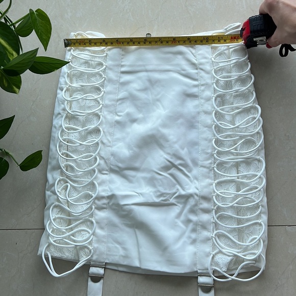 NWT Tiger Mist Carys White Garter Skirt with lace up detail - Picture 8 of 10